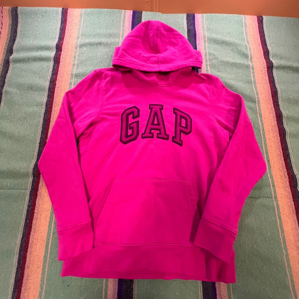Gap Hoodie Women XS Pink Logo Pullover Fleece Kangaroo Pocket Casual Sporty